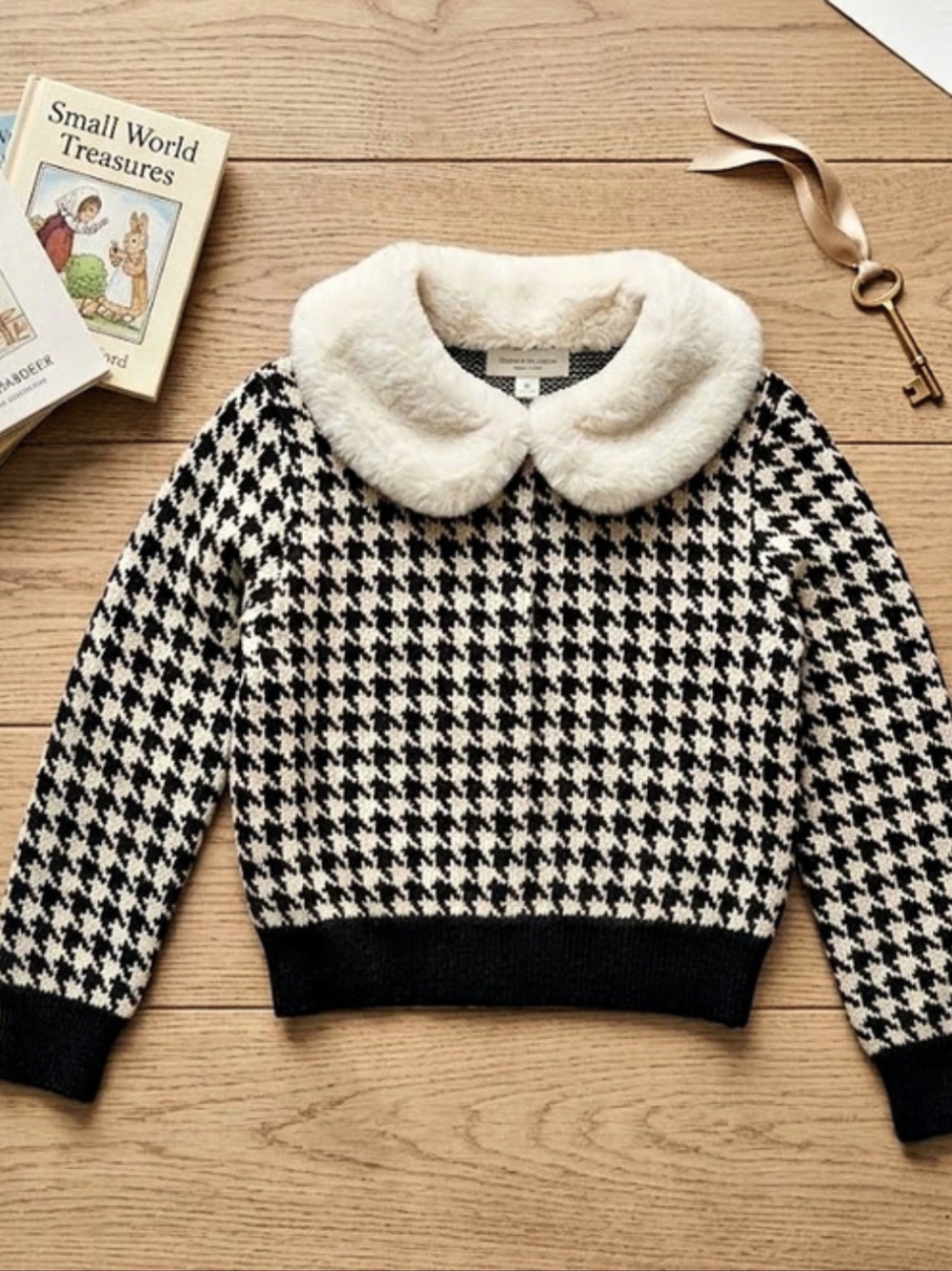 Houndstooth Collared Sweater in Black & White Size 7/8 Kids